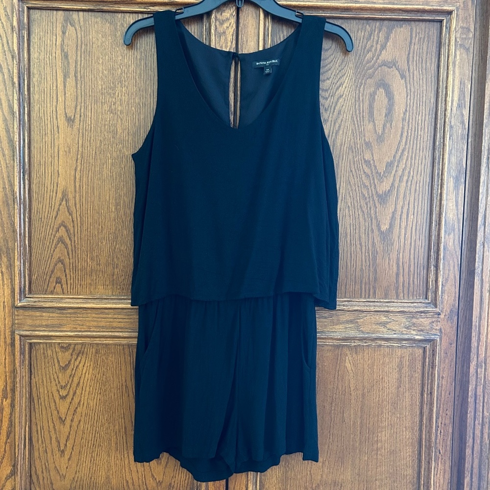Banana Republic Black Sleeveless Romper with Pockets in shorts Size 14